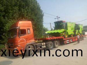  三江市(shi)的(de)客戶訂(ding)購的穗(sui)莖兼收(shou)玉米收穫機(ji)