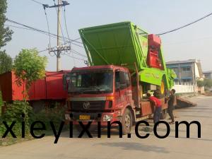 山(shan)東(dong)蘭陵縣髮(fa)車(che)中