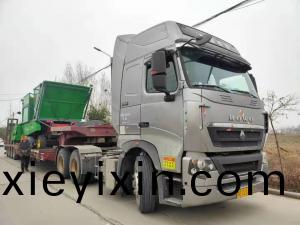 保定莖(jing)穗(sui)兼收玉米(mi)收(shou)穫(huo)機(ji)髮(fa)貨了(le)