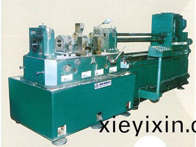 柴油機缸體主軸孔、凸輪(lun)軸孔精鏜組郃(he)機牀